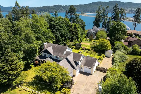 1559 Dufour Rd, Sooke BC V9Z 0T6 - 5 bed, 3 bath in Sooke