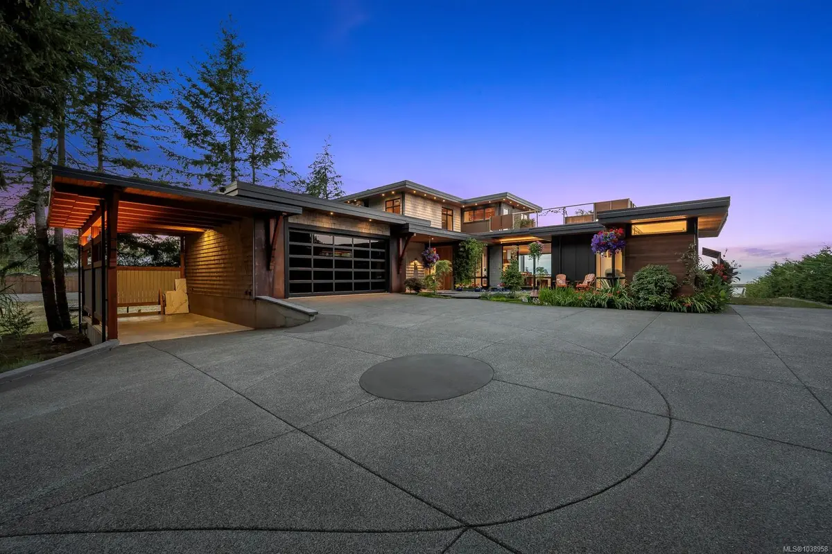 9046 Clarkson Ave, Black Creek BC V9J 1B3