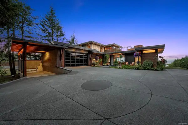 9046 Clarkson Ave, Black Creek BC V9J 1B3 - 3 bed, 6 bath property for sale in Black Creek