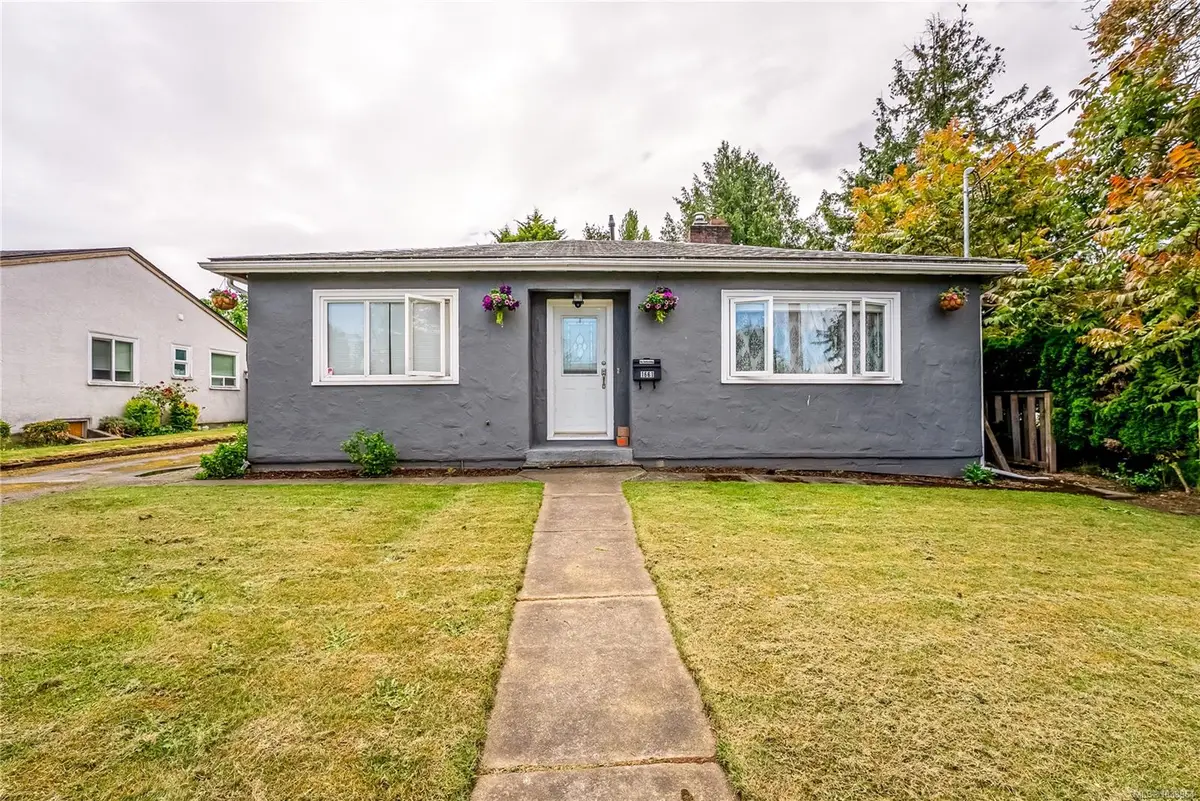 1661 Freeman Ave, Saanich BC V8P 1P5