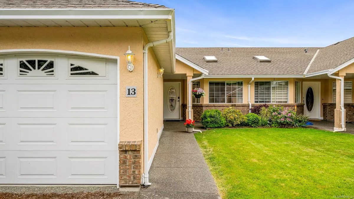 20 Anderton Ave #13, Courtenay BC V9N 2G8