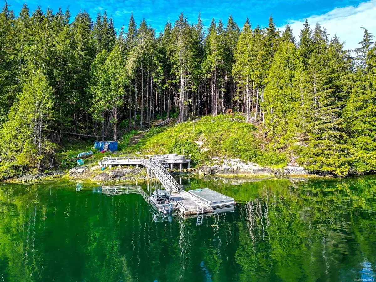Lot E Cheeyah Island, Port Alberni BC V0R 2B0