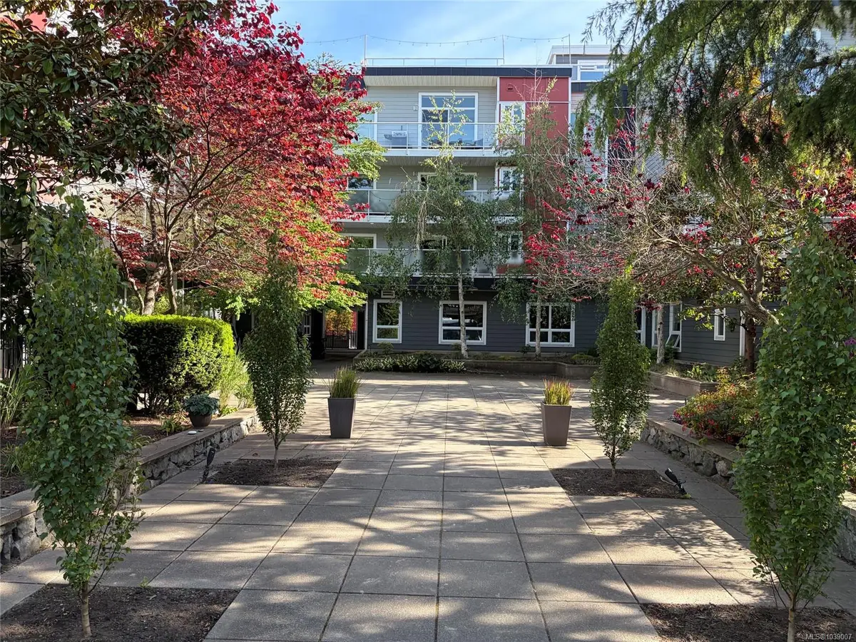 1315 Esquimalt Rd #210, Esquimalt BC V9A 3P5