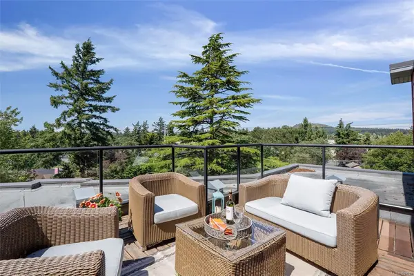 4040 Borden St #304, Saanich BC V8X 2E9 - 2 bed, 1 bath in Saanich