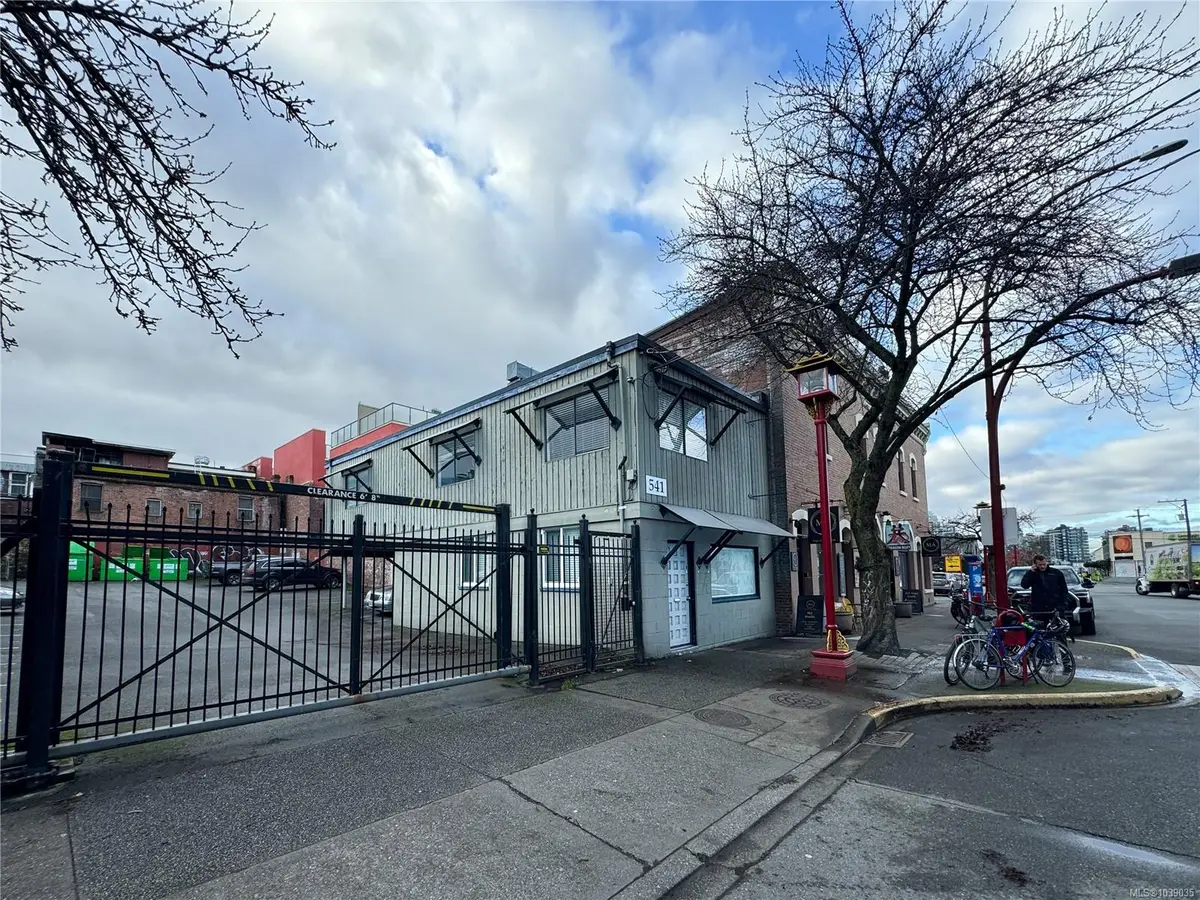 541 Herald St, Victoria BC V8W 1S5