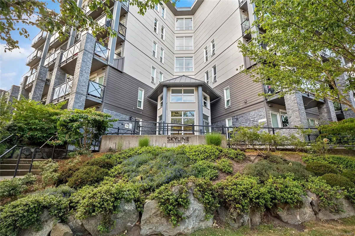924 Esquimalt Rd #410, Esquimalt BC V9A 3M8