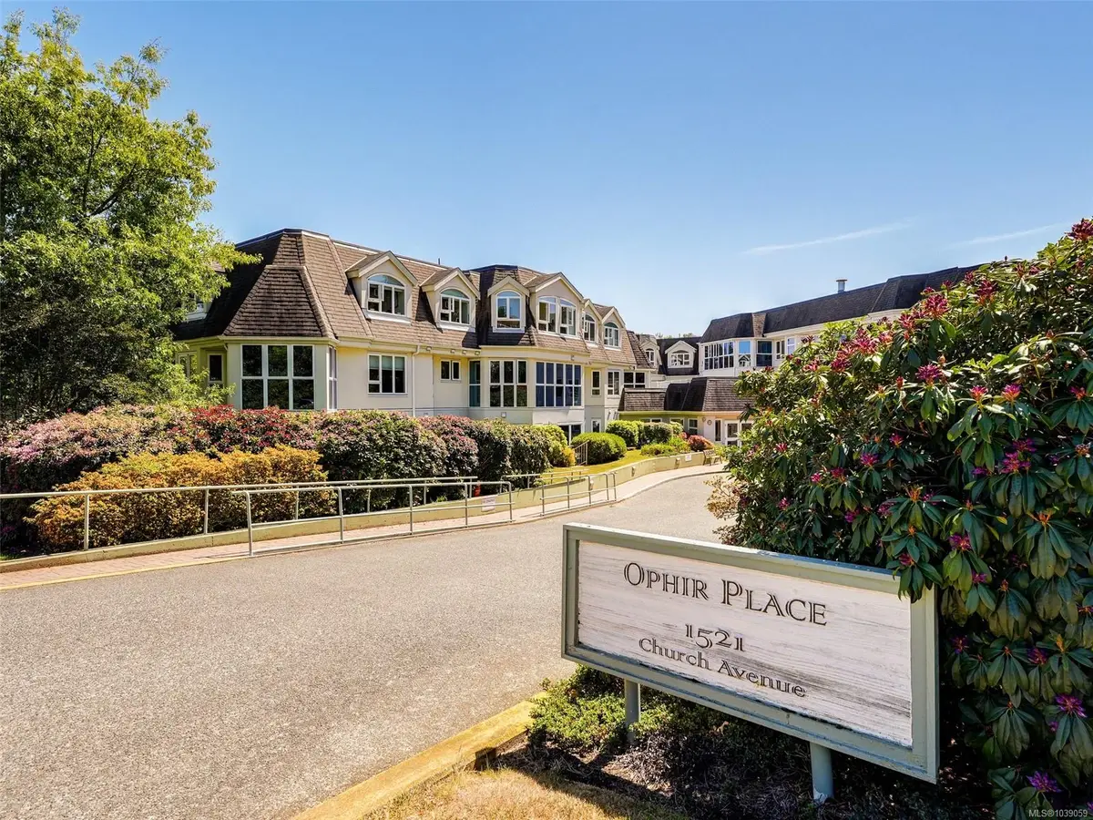 1521 Church Ave #312, Saanich BC V8P 5T7