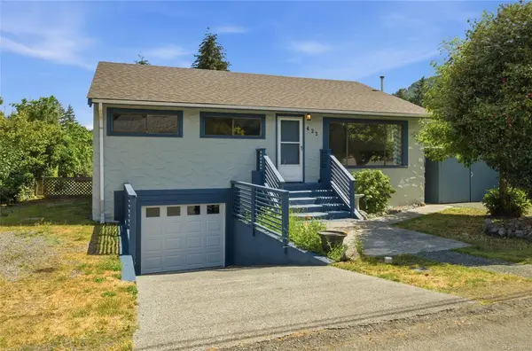 423 Hambrook St, Ladysmith BC V9G 1A9