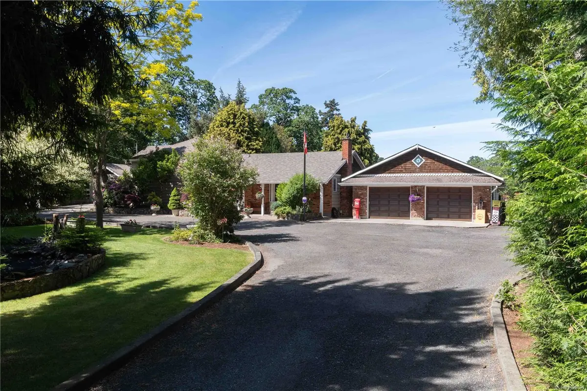 1568 Burnside Rd W, Saanich BC V9E 2E2