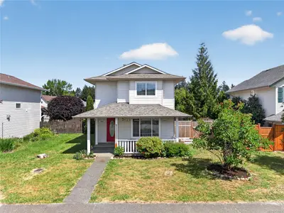3302 Ninth St, Cumberland BC V0R 1S0