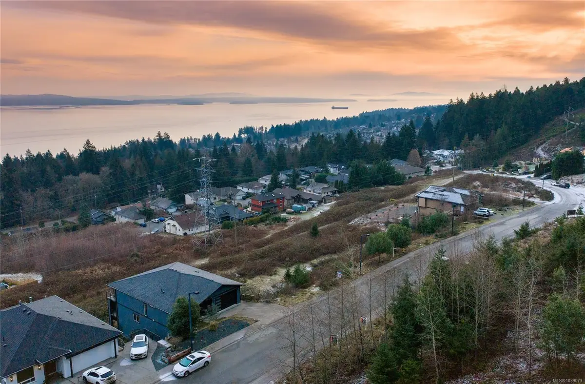 439 Thetis Dr, Ladysmith BC V9G 0A8