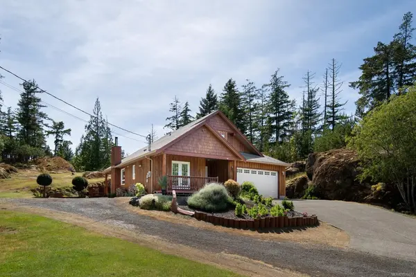 2730 Phillips Rd #B, Sooke BC V9Z 0Y3 - 3 bed, 3 bath property for sale in Sooke