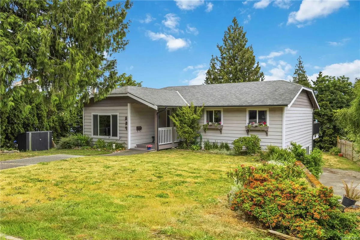 584 Stornoway Dr, Colwood BC V9C 3J8