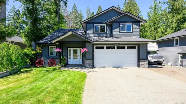 2901 Swanson St, Courtenay BC V9N 0C9 - 5 bed, 3 bath in Courtenay
