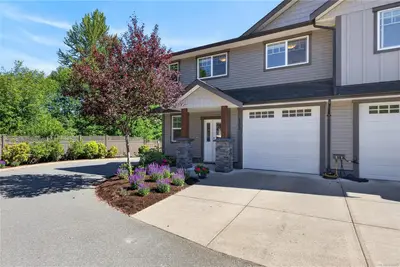 2077 20th St #133, Courtenay BC V9N 0G2