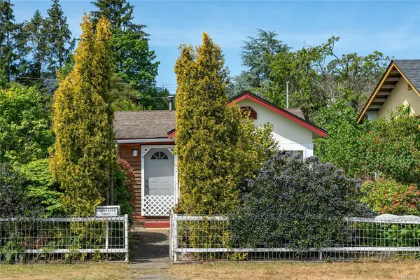 479 Hillcrest Ave, Nanaimo BC V9R 3M3
