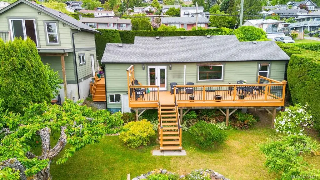 435 Davis Rd, Ladysmith BC V9G 1V5