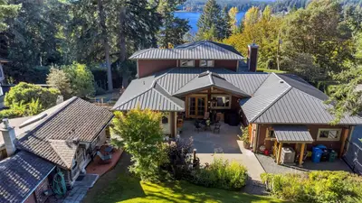 1870 Munsie Rd, Shawnigan Lake BC V8H 2A8