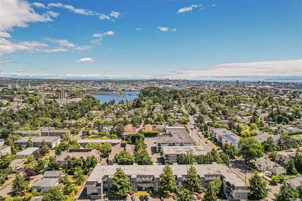 840 Craigflower Rd #1, Esquimalt BC V9A 2X1 - 3 bed, 2 bath in Esquimalt