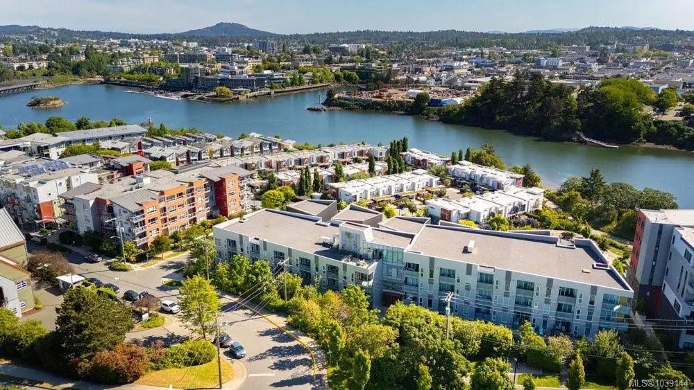 767 Tyee Rd #316, Victoria BC V9A 0G5