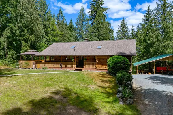 1135 Braithwaite Dr, Cobble Hill BC V8H 0E2 - 7 bed, 4 bath property for sale in Cobble Hill
