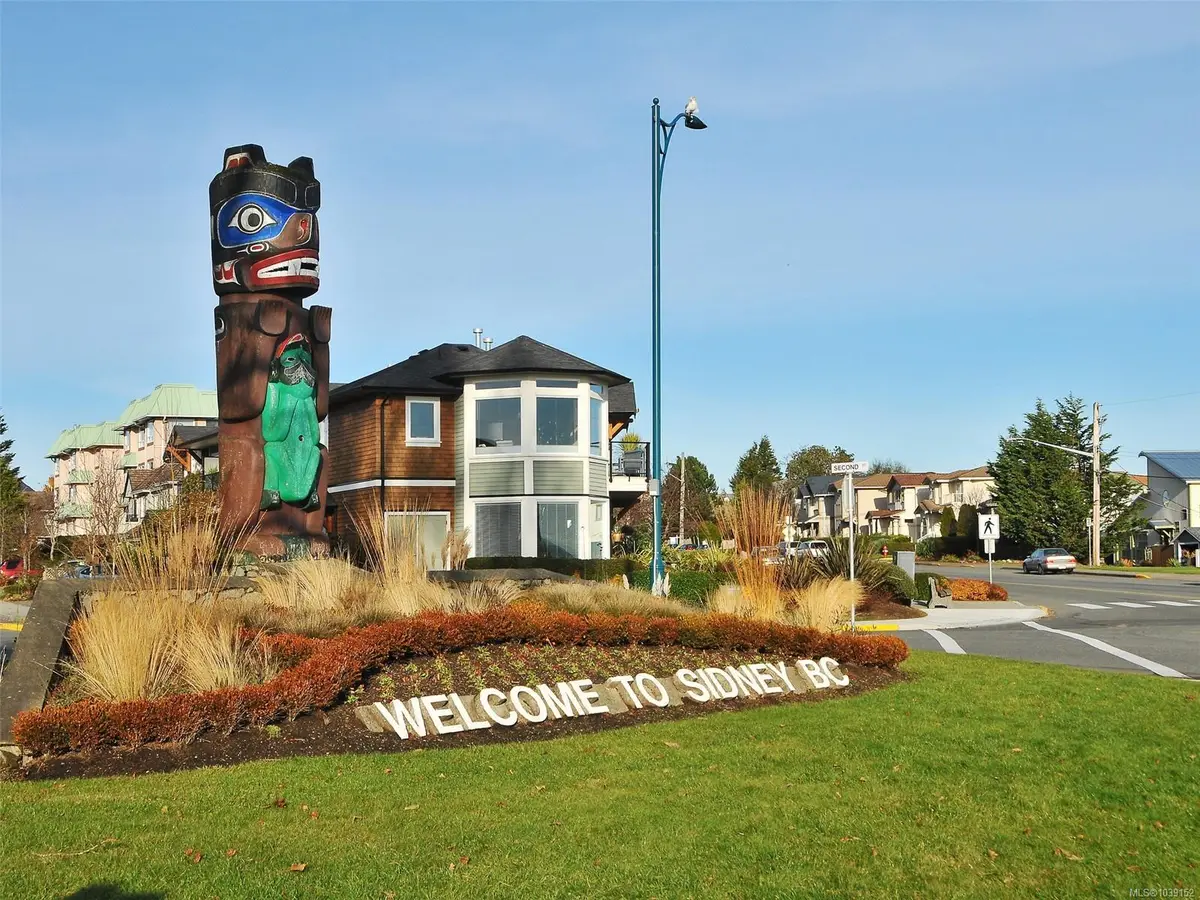 2461 Sidney Ave #201, Sidney BC V8L 1Y8