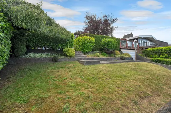 558 Alder St, Campbell River BC V9W 2P1