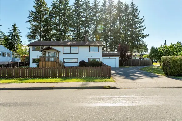 1048 Galerno Rd, Campbell River BC V9W 1J3 - 5 bed, 2.0 bath in Campbell River