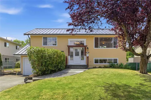 2039 Ardwell Ave, Sidney BC V8L 2L6 - 4 bed, 2.0 bath in Sidney