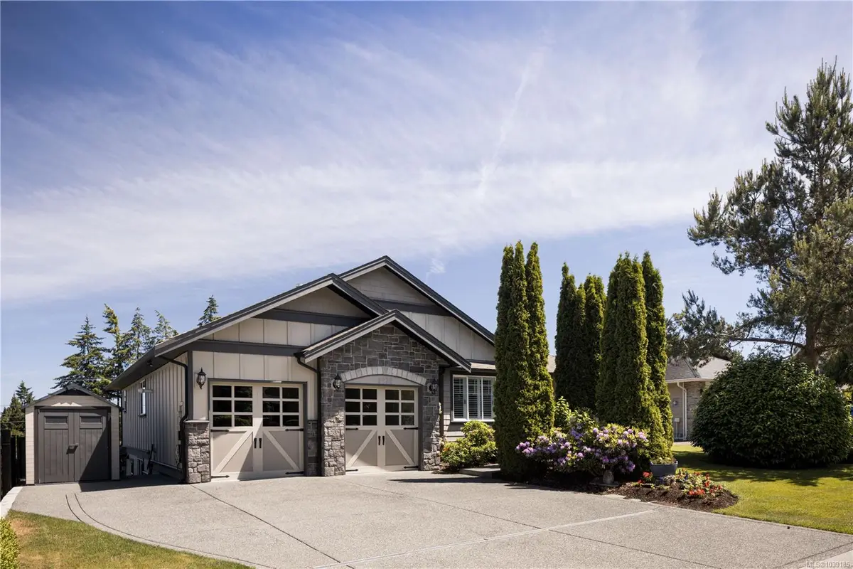 2532 Twin View Pl, Central Saanich BC V8Z 6Z1
