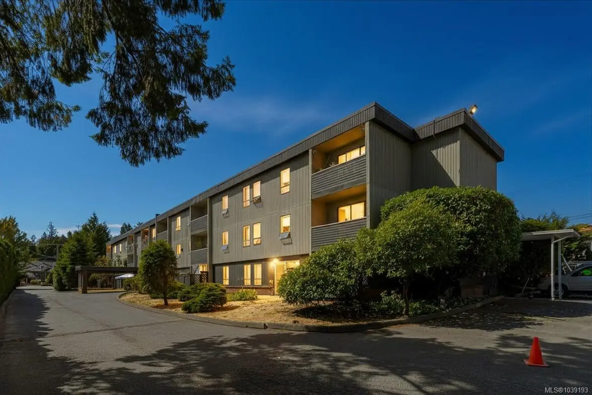 3251 Cowichan Lake Rd #301, Duncan BC V9L 4B8