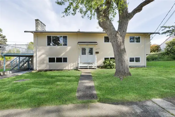 1575 Burton Ave, Victoria BC V8T 2N3