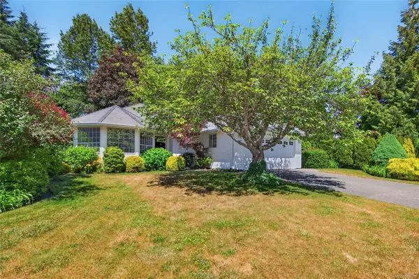 2022 Valley View Dr, Courtenay BC V9N 8M4