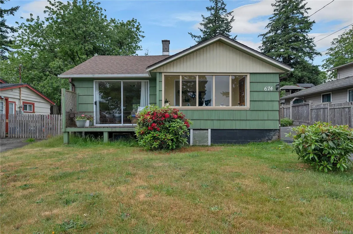 674 Thulin St, Campbell River BC V9W 2L3