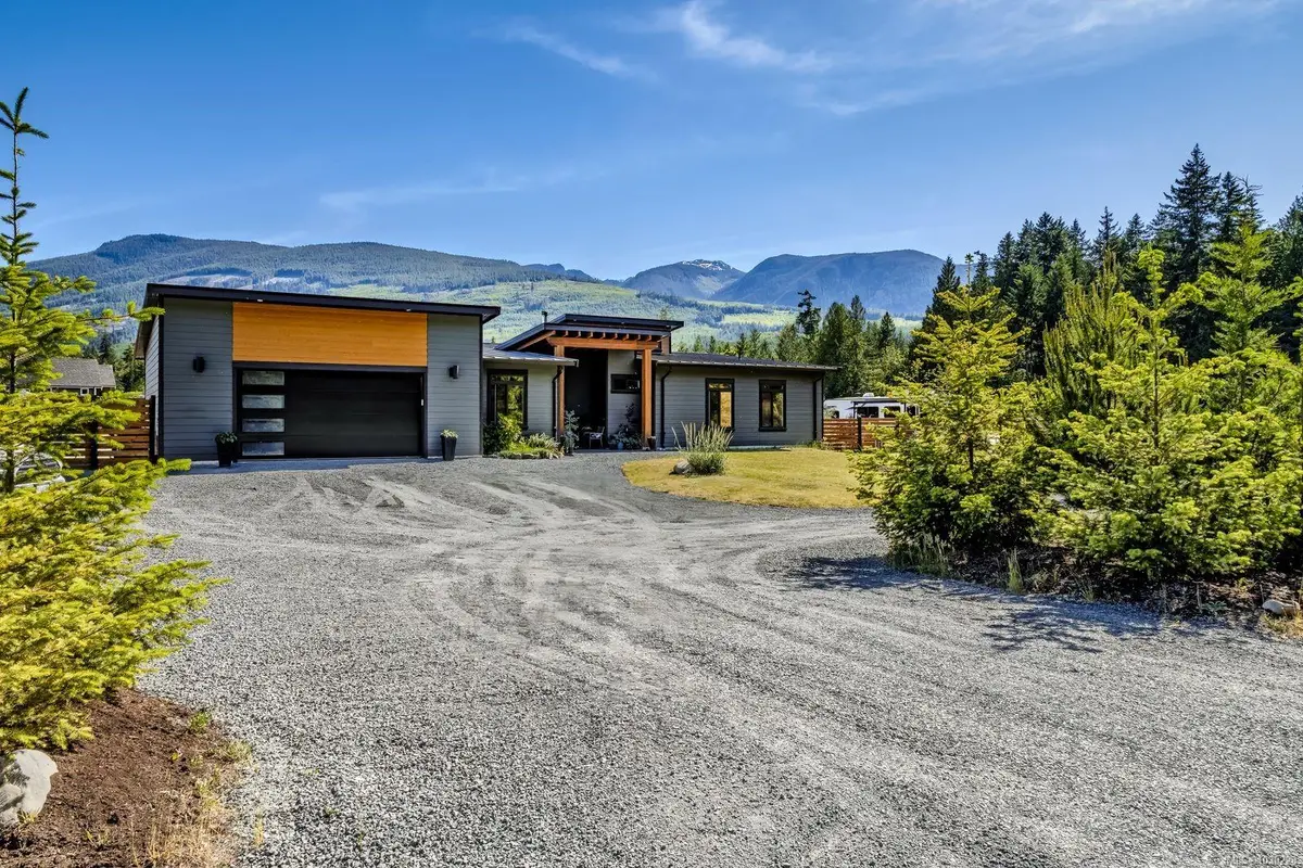 3770 Tralee Rd, Qualicum Beach BC V9K 1V6