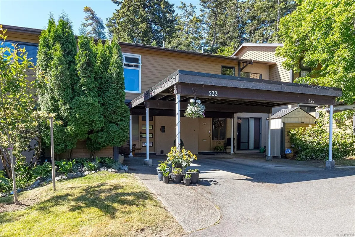 533 Crossandra Cres, Saanich BC V8Z 6G4