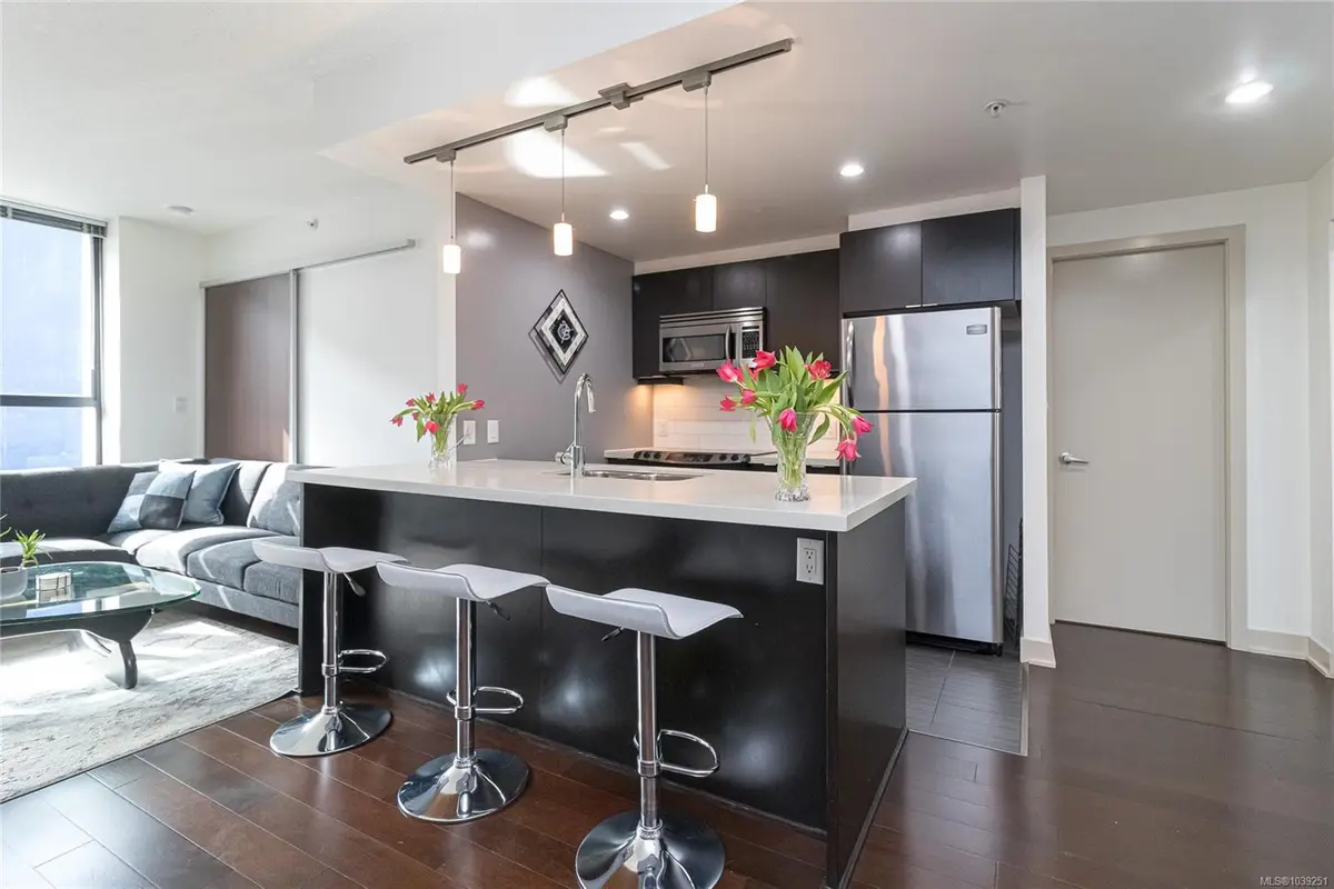 760 Johnson St #204, Victoria BC V8W 0A4