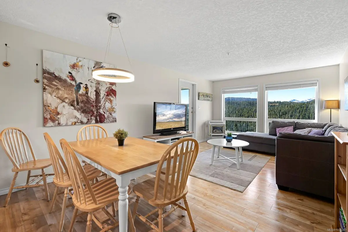 1201 Henry Rd #312, Courtenay BC V9J 1L0