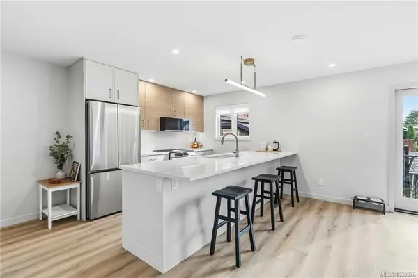 1789 Emerson St #6, Victoria BC V8R 2C2 - 2 bed, 2 bath property for sale in Victoria