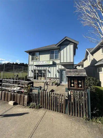 1182 Colville Rd #15, Esquimalt BC V9A 4P7