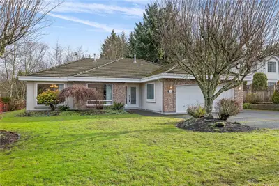 117 Denman Dr, Qualicum Beach BC V9K 1R7