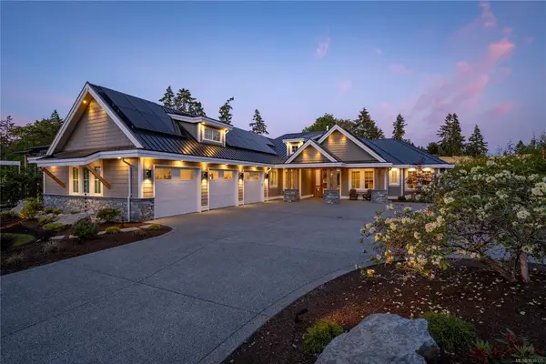 7399 Sunbury Rd, Lantzville BC V0R 2H0 - 3 bed, 3 bath in Lantzville
