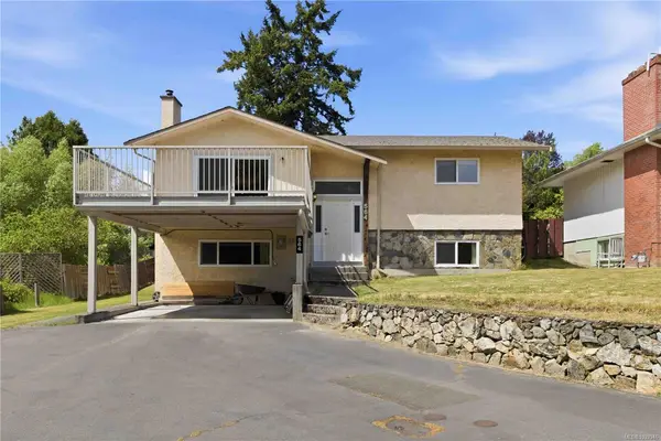 564 OConnell Pl, Saanich BC V8Z 2C4 - 4 bed, 2 bath property for sale in Saanich