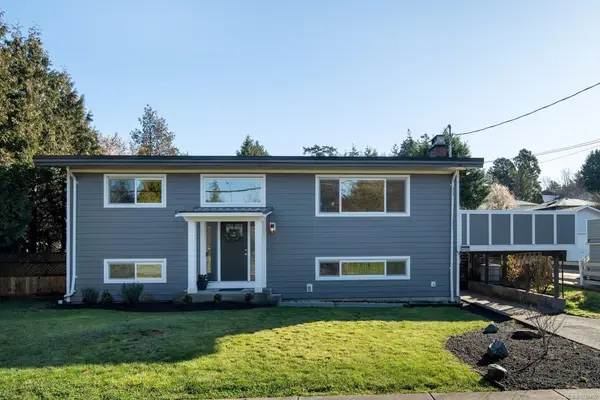 4125 Douglas St, Saanich BC V8X 0A5 - 4 bed, 2 bath property for sale in Saanich
