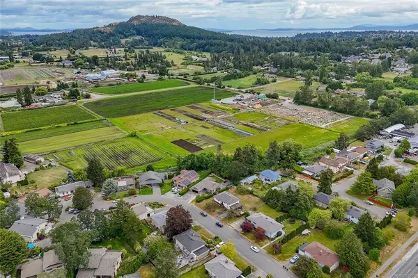 4035 Century Rd, Saanich BC V8X 2E5 - 3 bed, 2 bath property for sale in Saanich