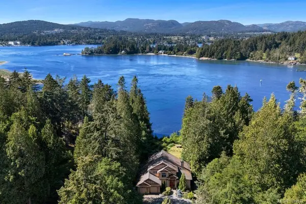 7002 East Sooke Rd, Sooke BC V9Z 1A8 - 5 bed, 5 bath in Sooke