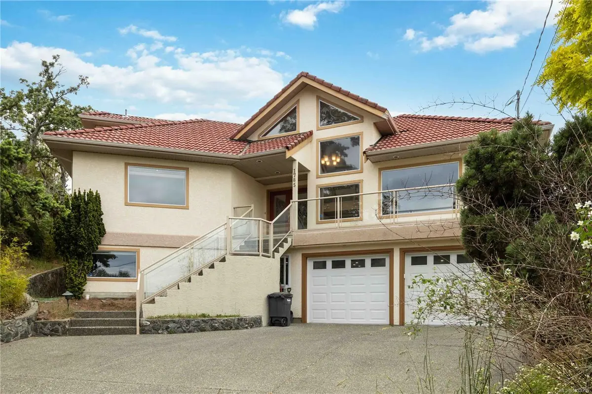 1785 Cedar Hill Cross Rd, Saanich BC V8P 2R2