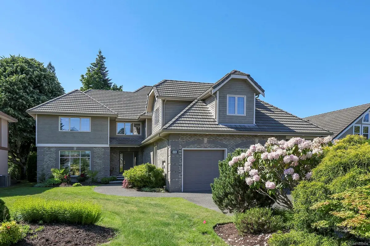 3331 Royal Vista Way, Courtenay BC V9N 9X6