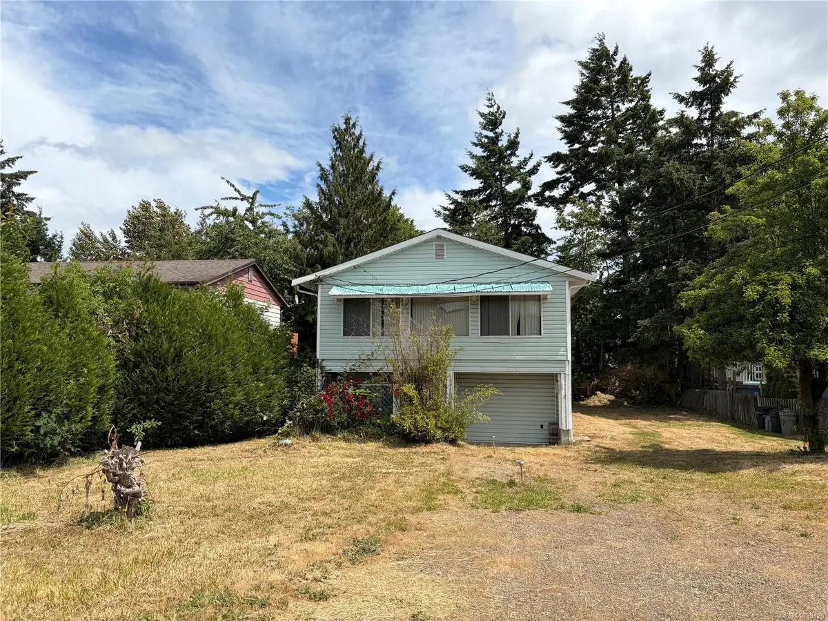 2400 Fitzgerald Ave, Courtenay BC V9N 6K8
