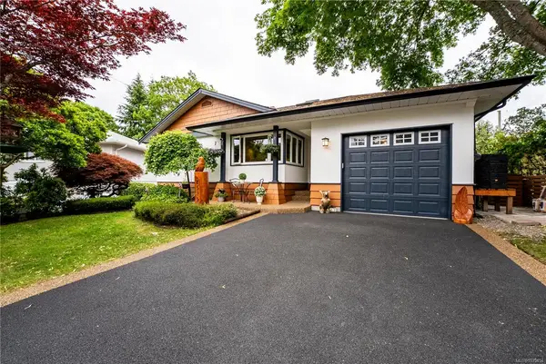 2519 Wootton Cres, Oak Bay BC V8R 5M7 - 4 bed, 2 bath in Oak Bay